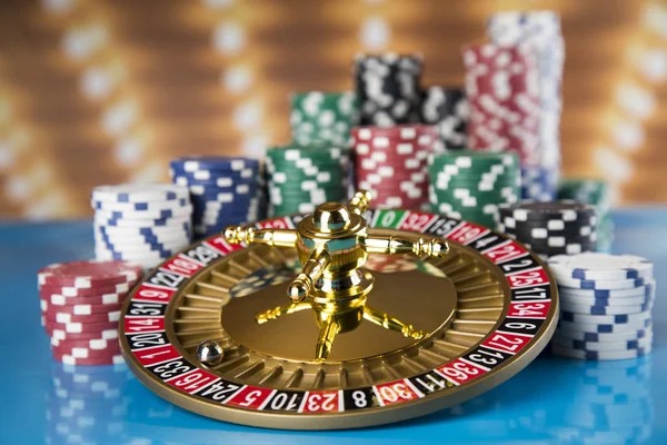garuda 365 platform interface showing live casino tables and slot games